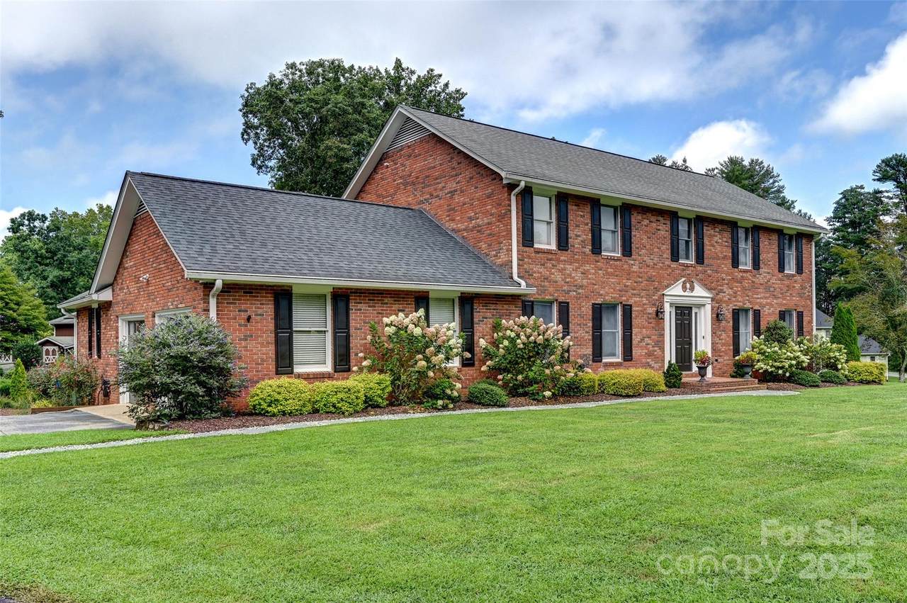 507 Fenwick Court - Photo 1