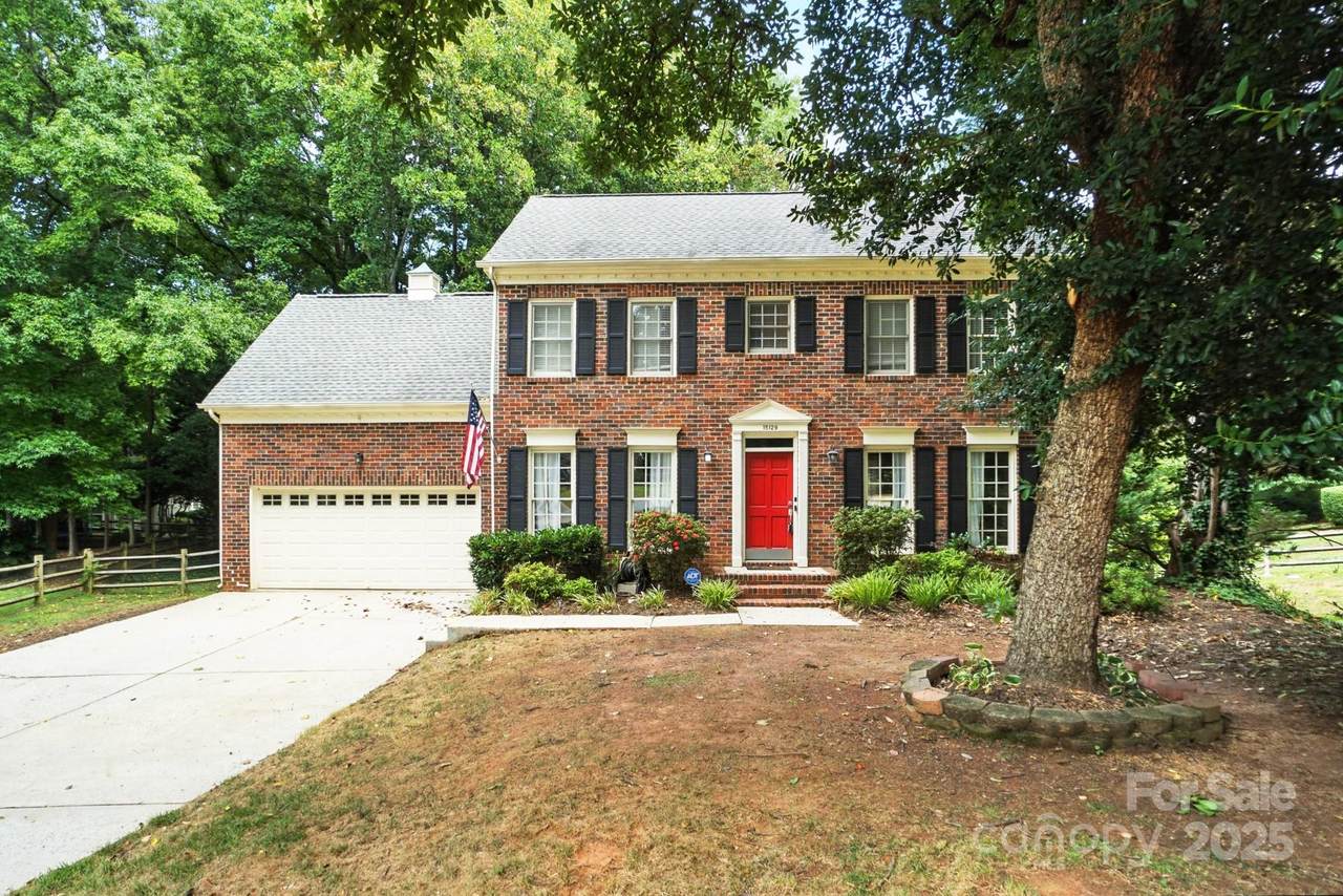 15129 Chewtonglen Lane - Photo 1