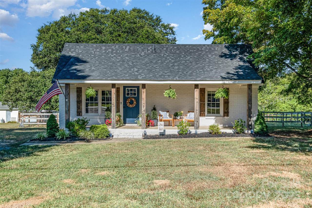 754 Rubens Road - Photo 1