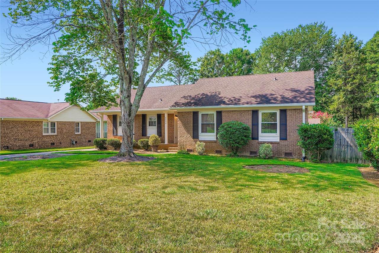 8606 Beechbrooke Road - Photo 1