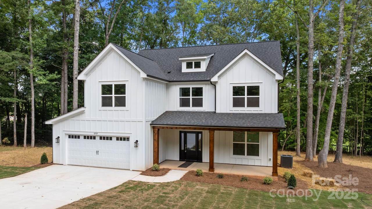 8709 Providence Road - Photo 1