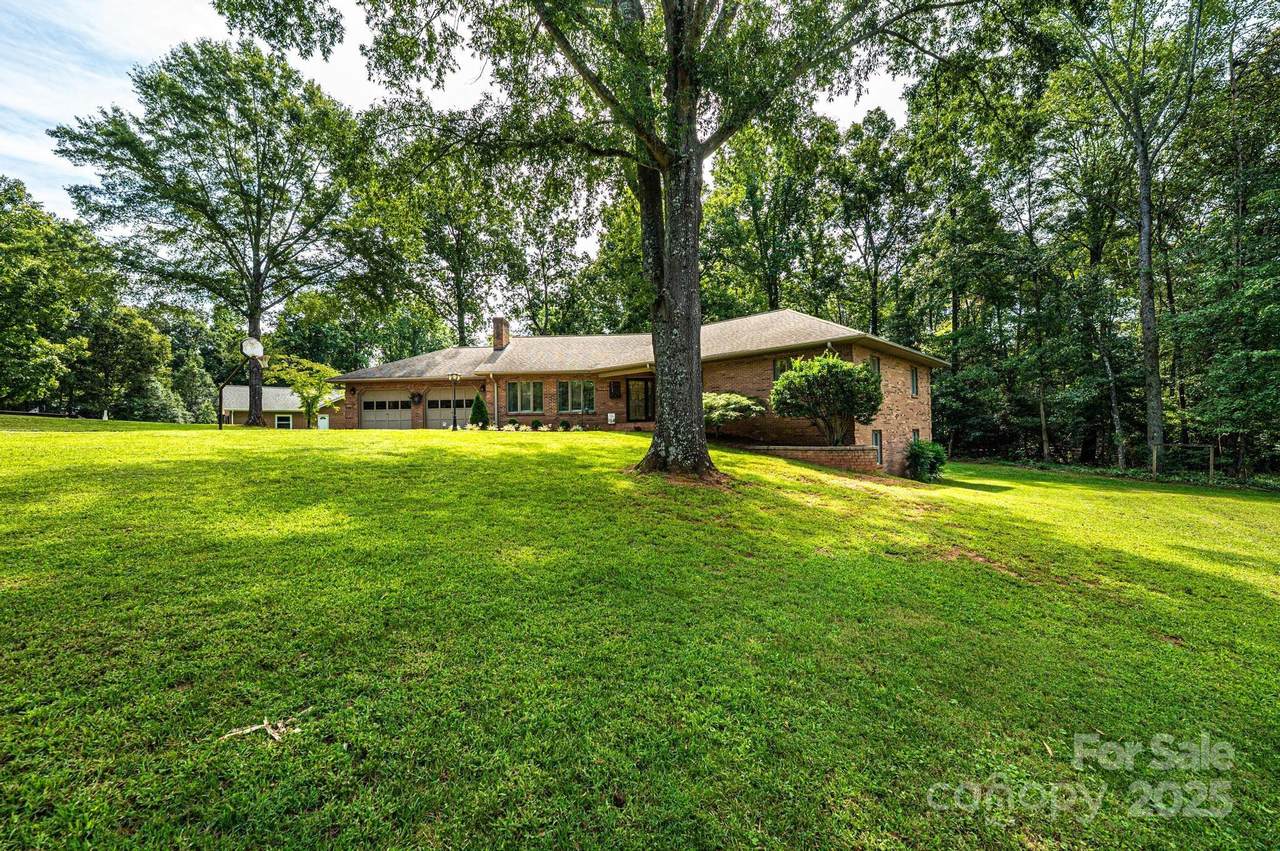 5933 Willowbottom Road - Photo 1
