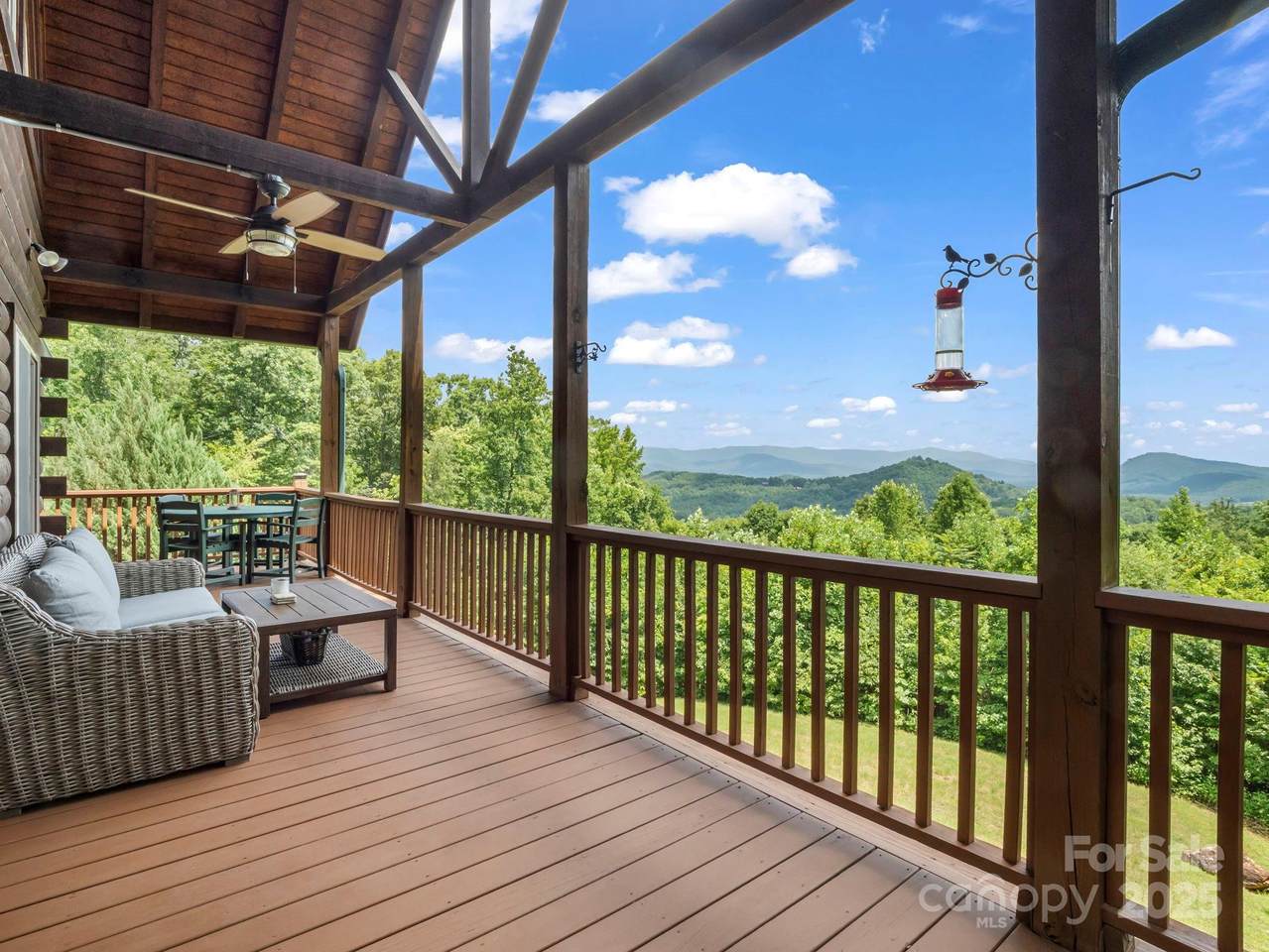 537 Summit Parkway - Photo 1