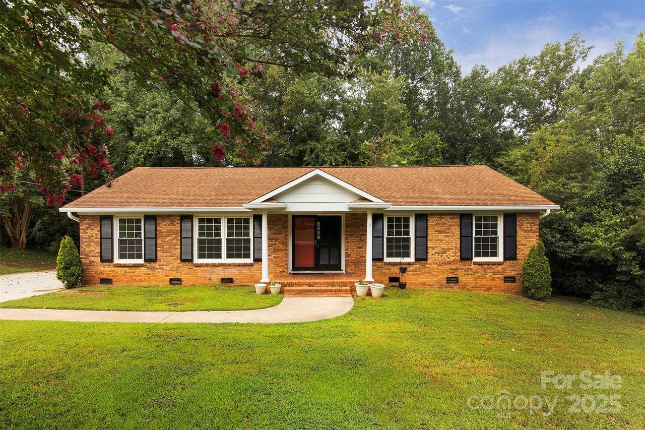 1117 Huntsmoor Drive - Photo 1