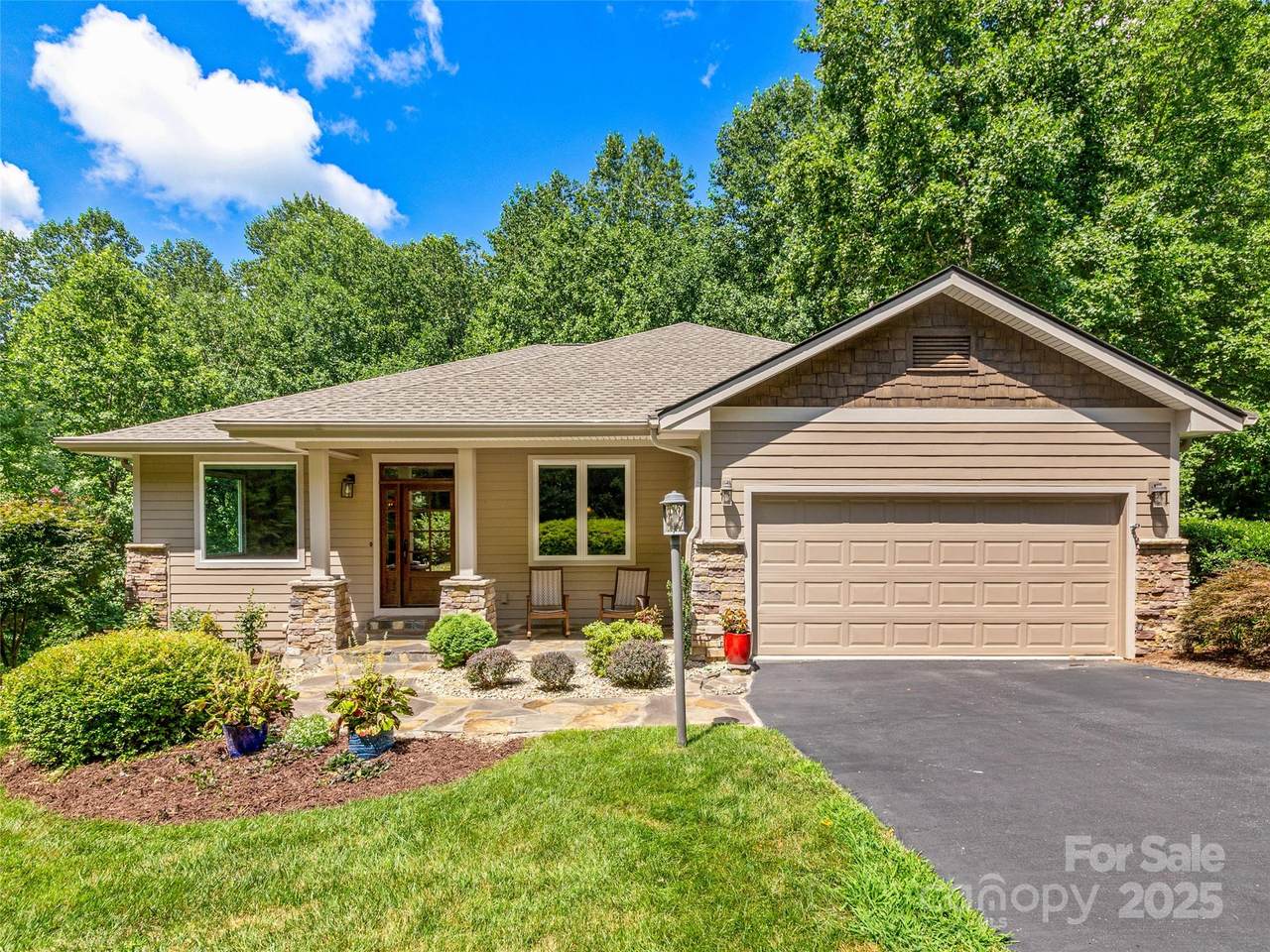 547 Pinnacle Peak Lane - Photo 1