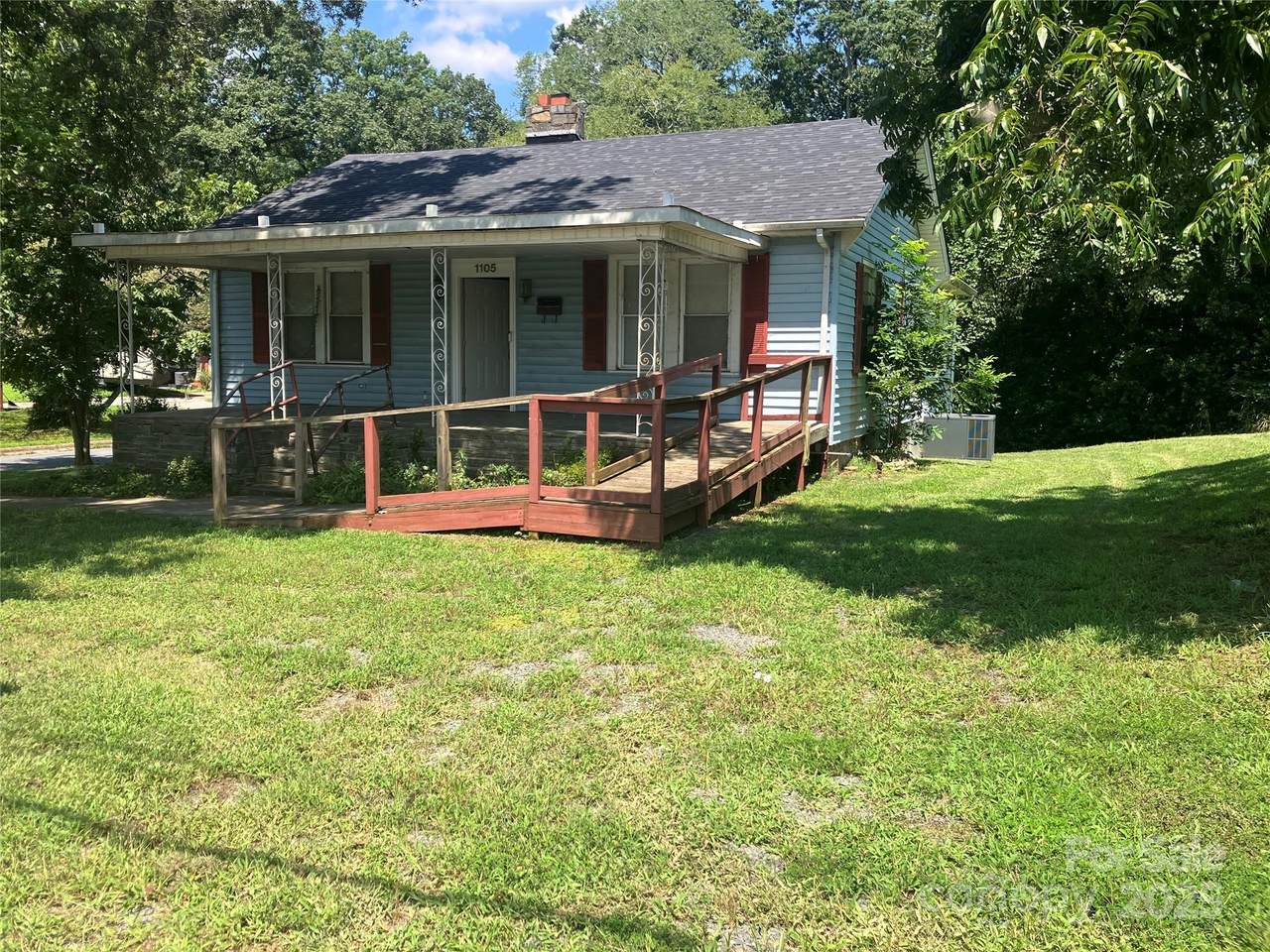 1105 Main Street - Photo 1