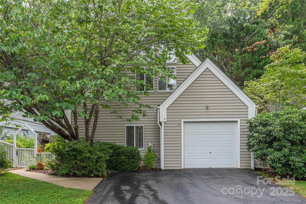 2 Stuart Circle - Photo 1