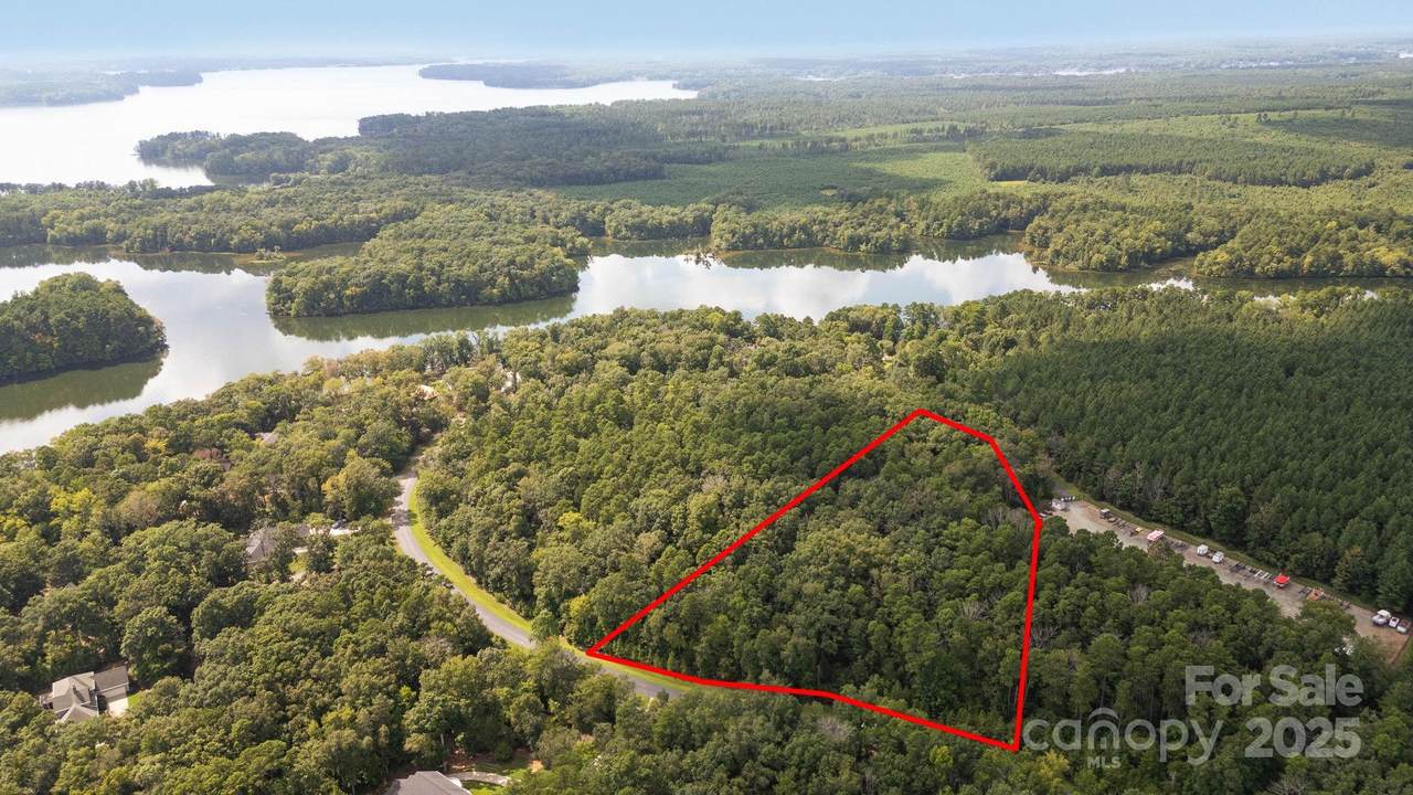 288 Emerald Isle Court - Photo 1