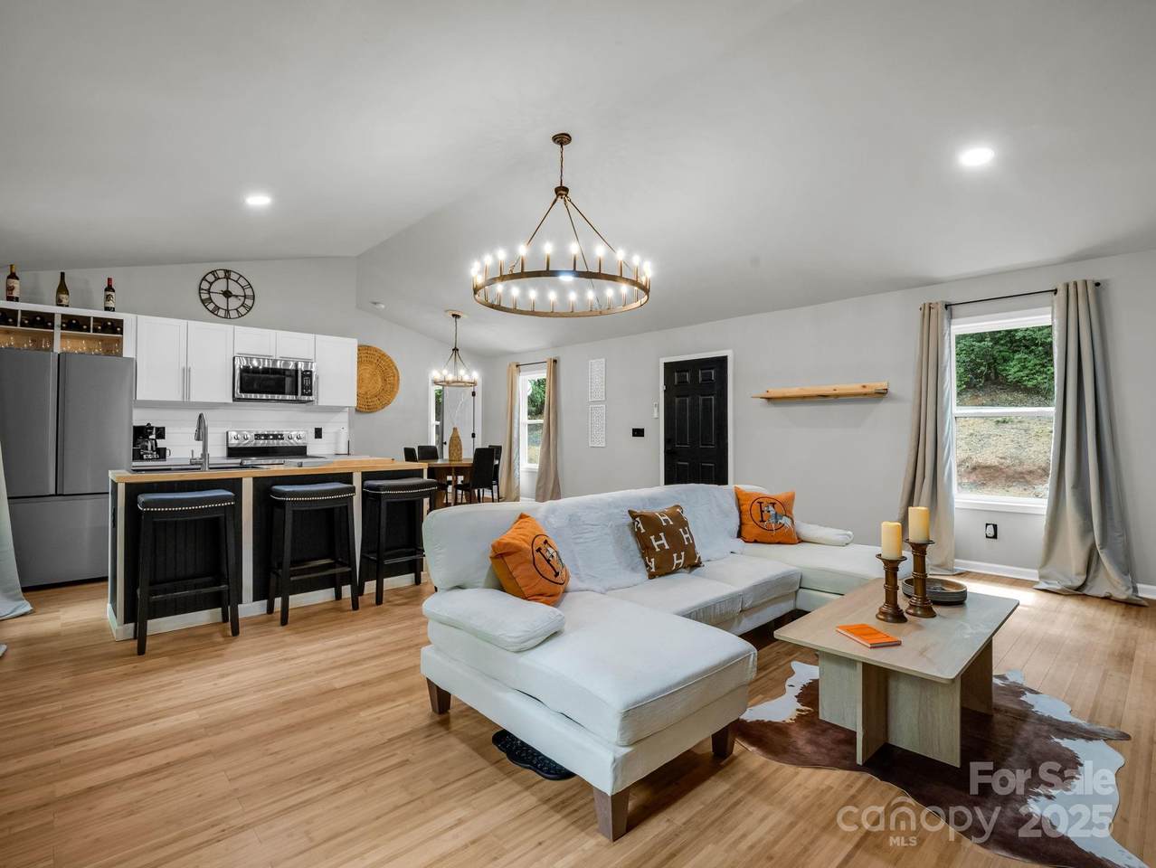 257 Roadrunner Circle - Photo 1