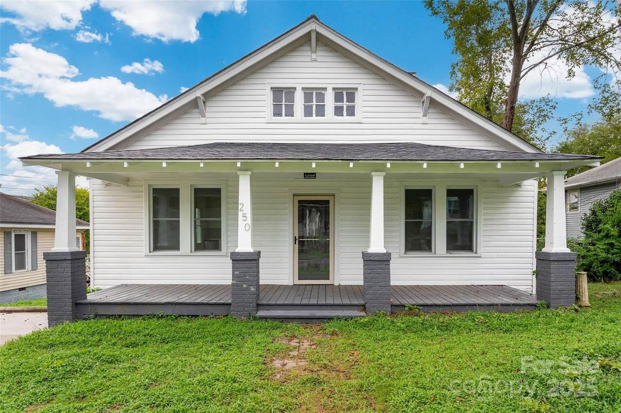 250 Franklin Avenue - Photo 1