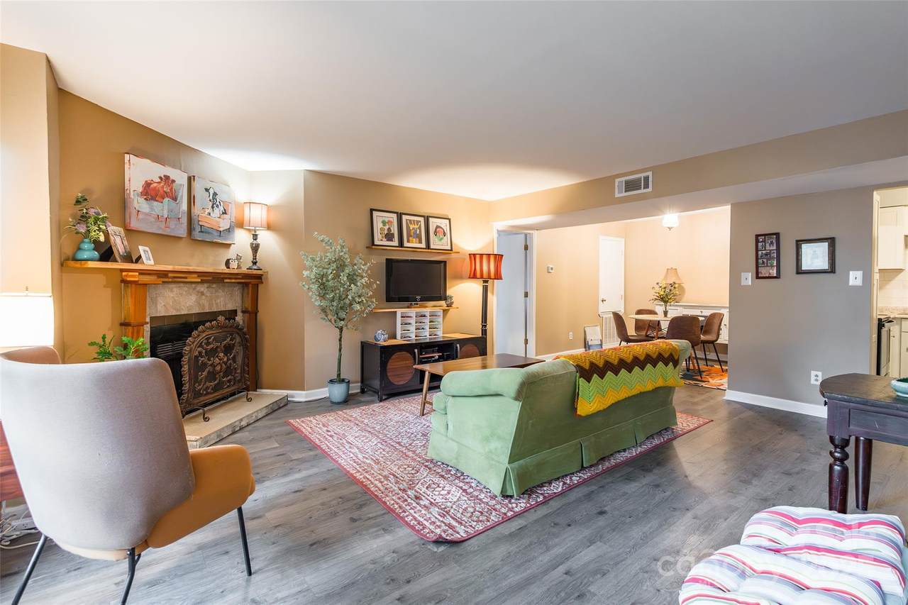 1604 Sharon Road - Photo 1