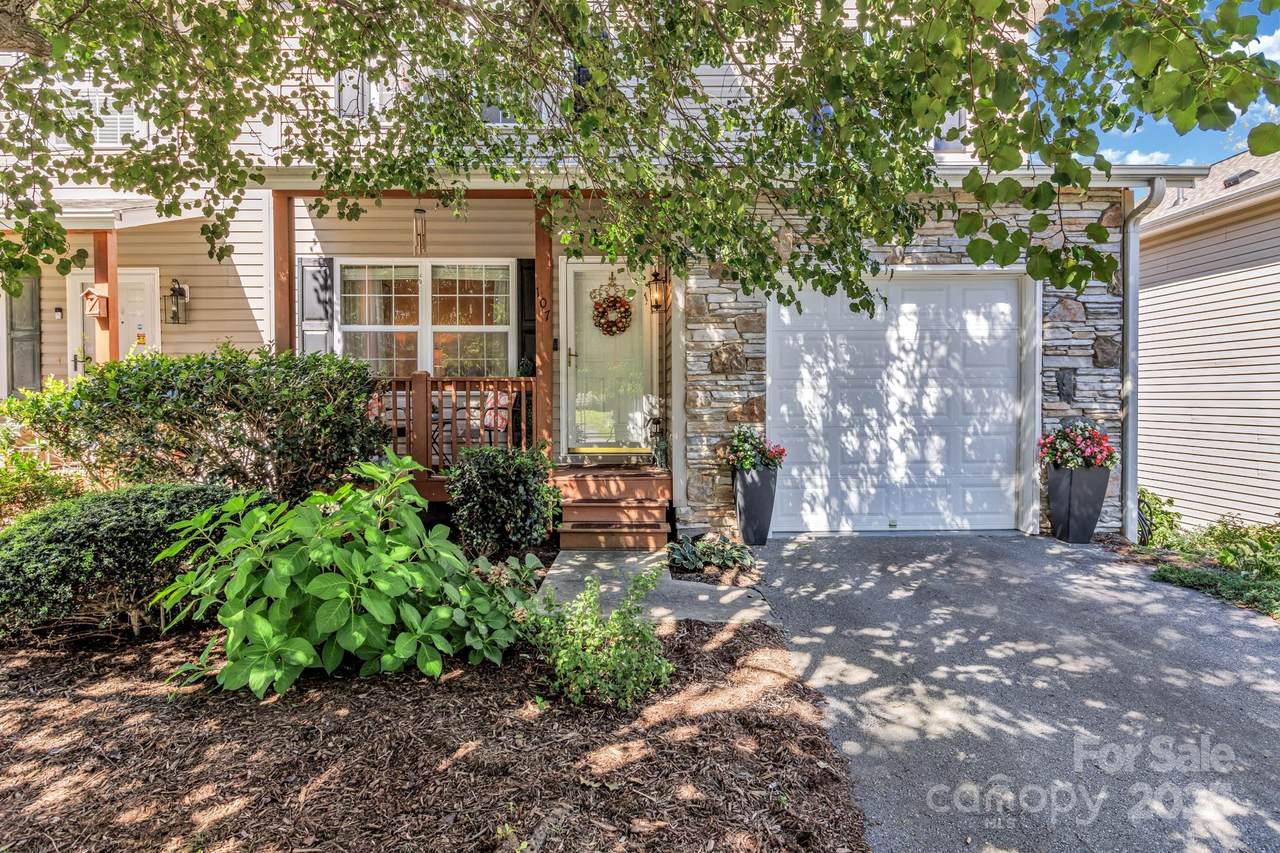 107 Loch Haven Road - Photo 1