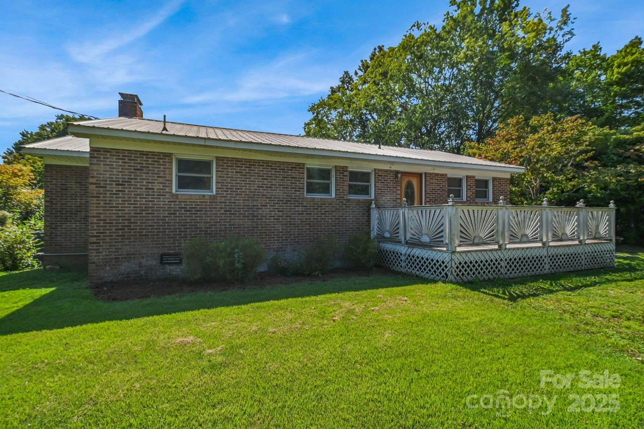 350 Eddie Street - Photo 1