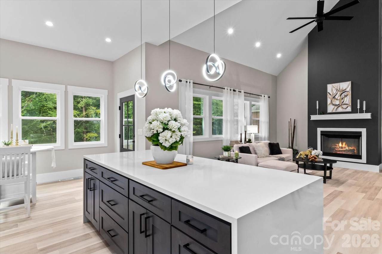 https://bt-photos.global.ssl.fastly.net/cmls/1280_boomver_2_4293184-1.jpg