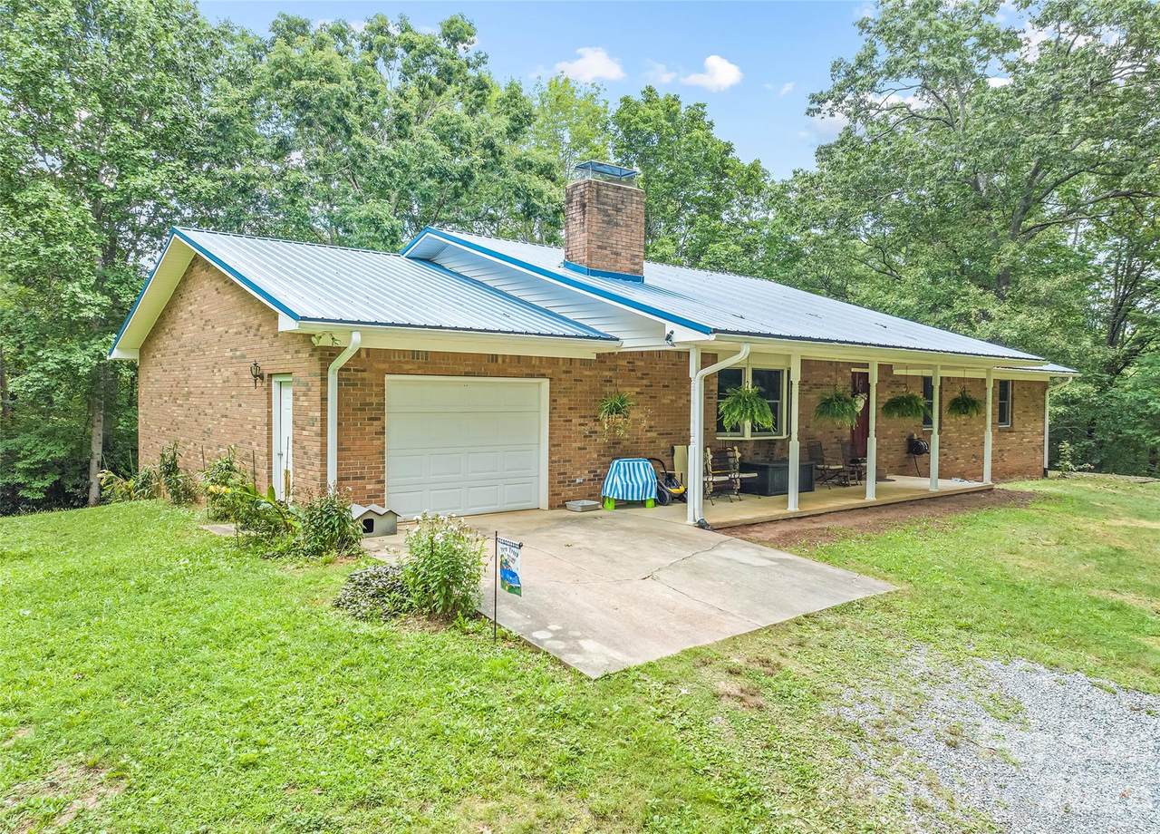 400 Sunset Heights - Photo 1
