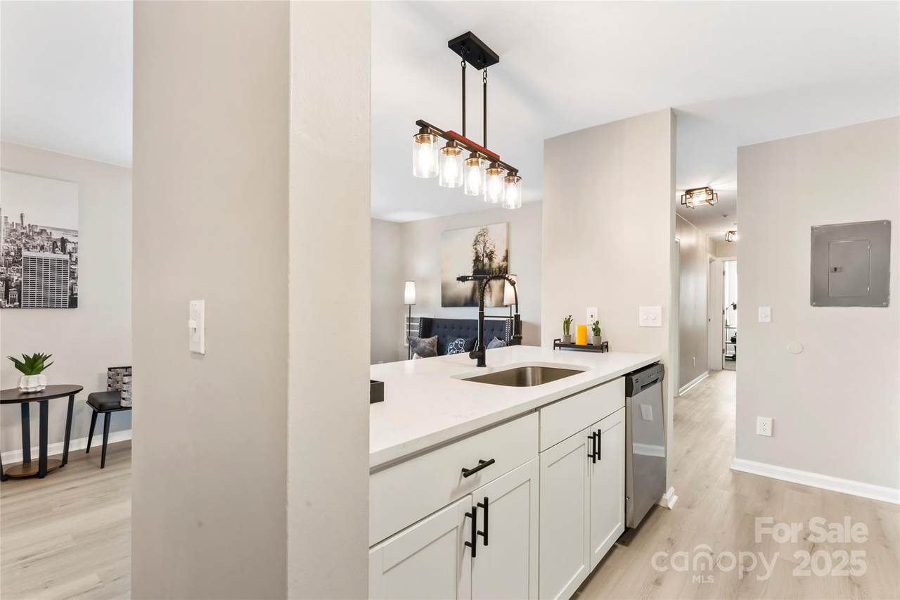 1620 Arlyn Circle - Photo 1