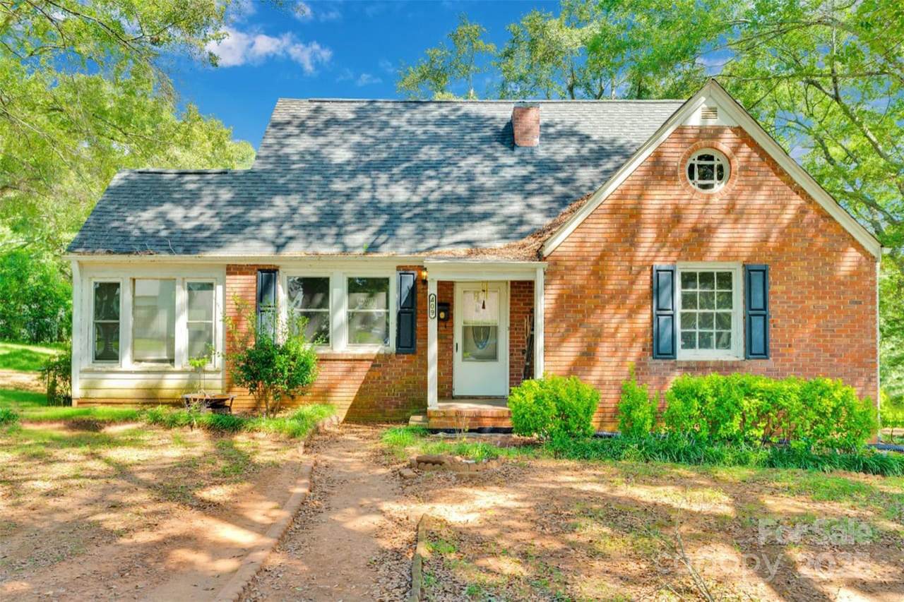 409 Gold Street - Photo 1
