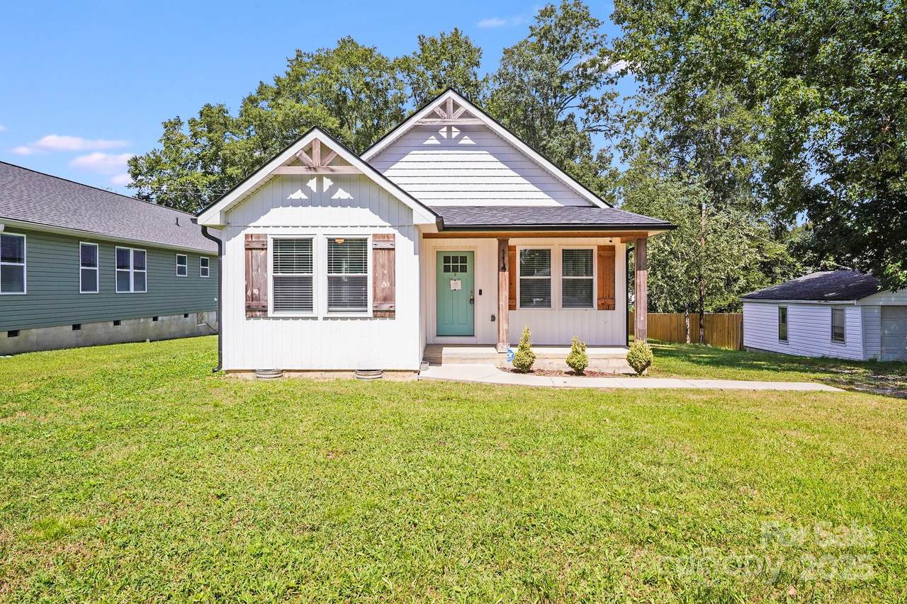 114 Lee Avenue - Photo 1