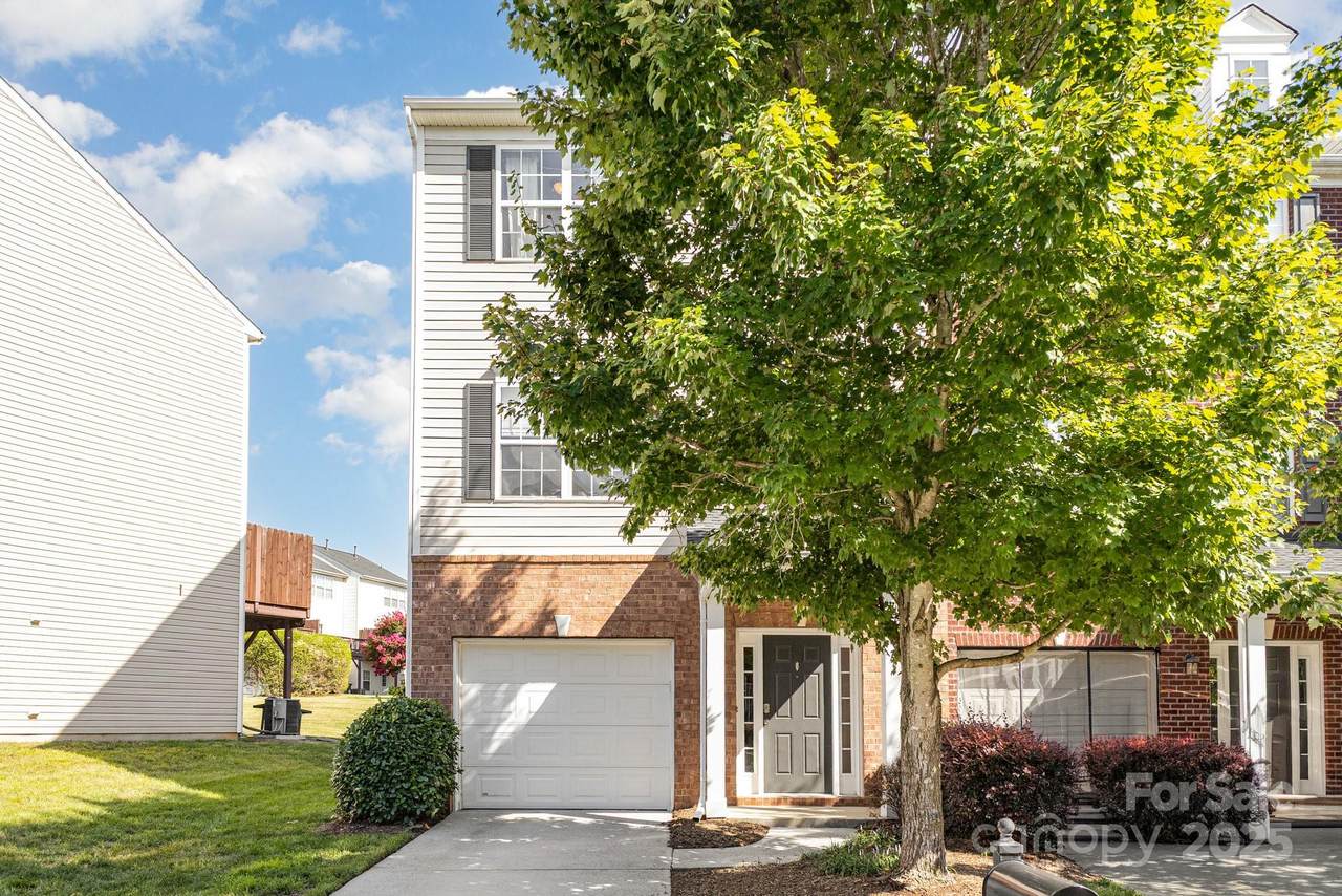 9803 Walkers Glen Drive - Photo 1