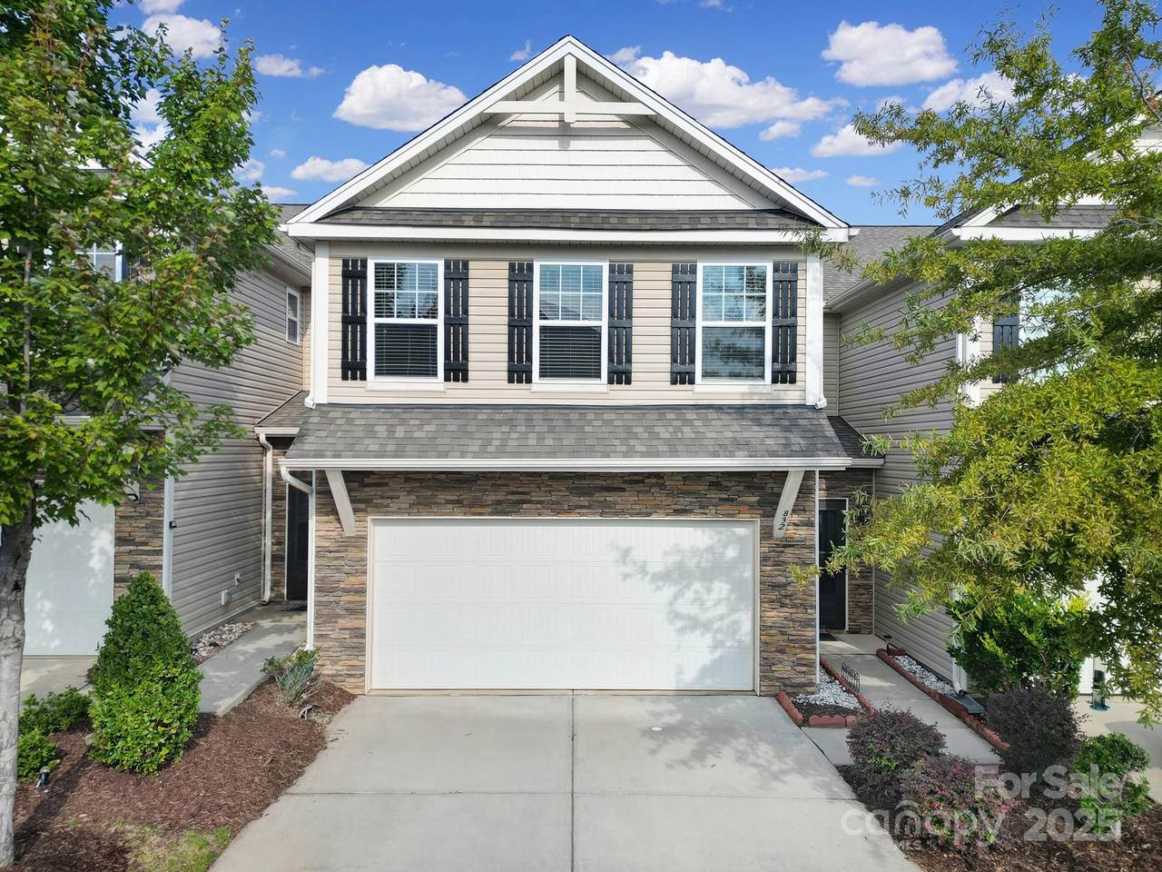 832 Summerlake Drive - Photo 1