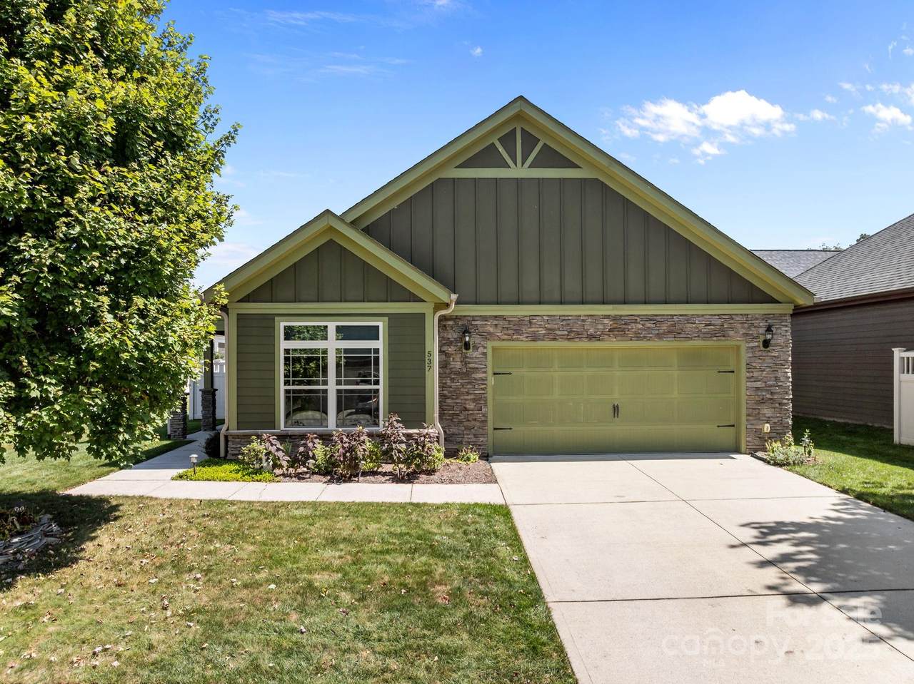 537 Summerfield Place - Photo 1