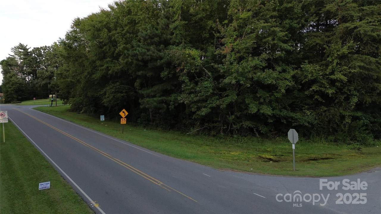000 Hickory Grove Road - Photo 1