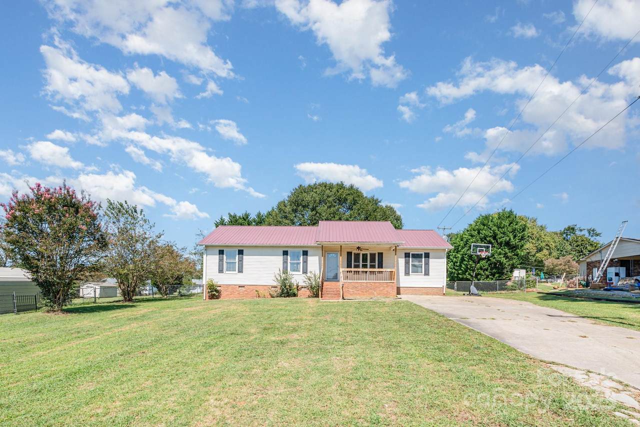 716 Mcdaniel Road - Photo 1