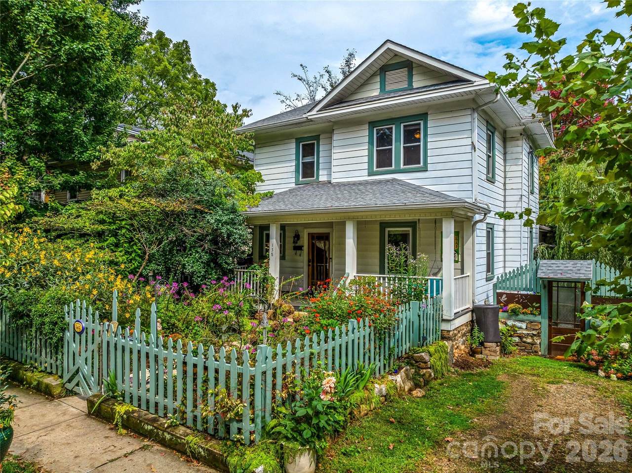 138 French Broad Avenue - Photo 1