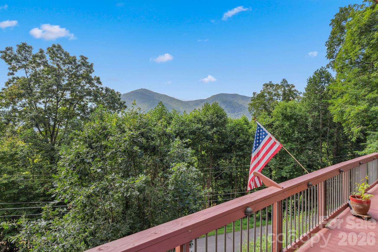 975 Country Club Drive - Photo 1