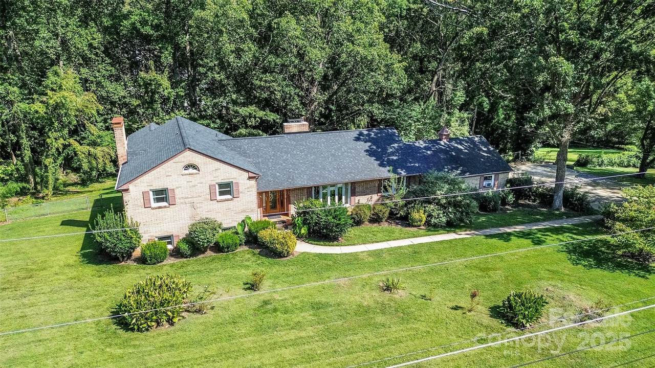 234 Edgewood Drive - Photo 1