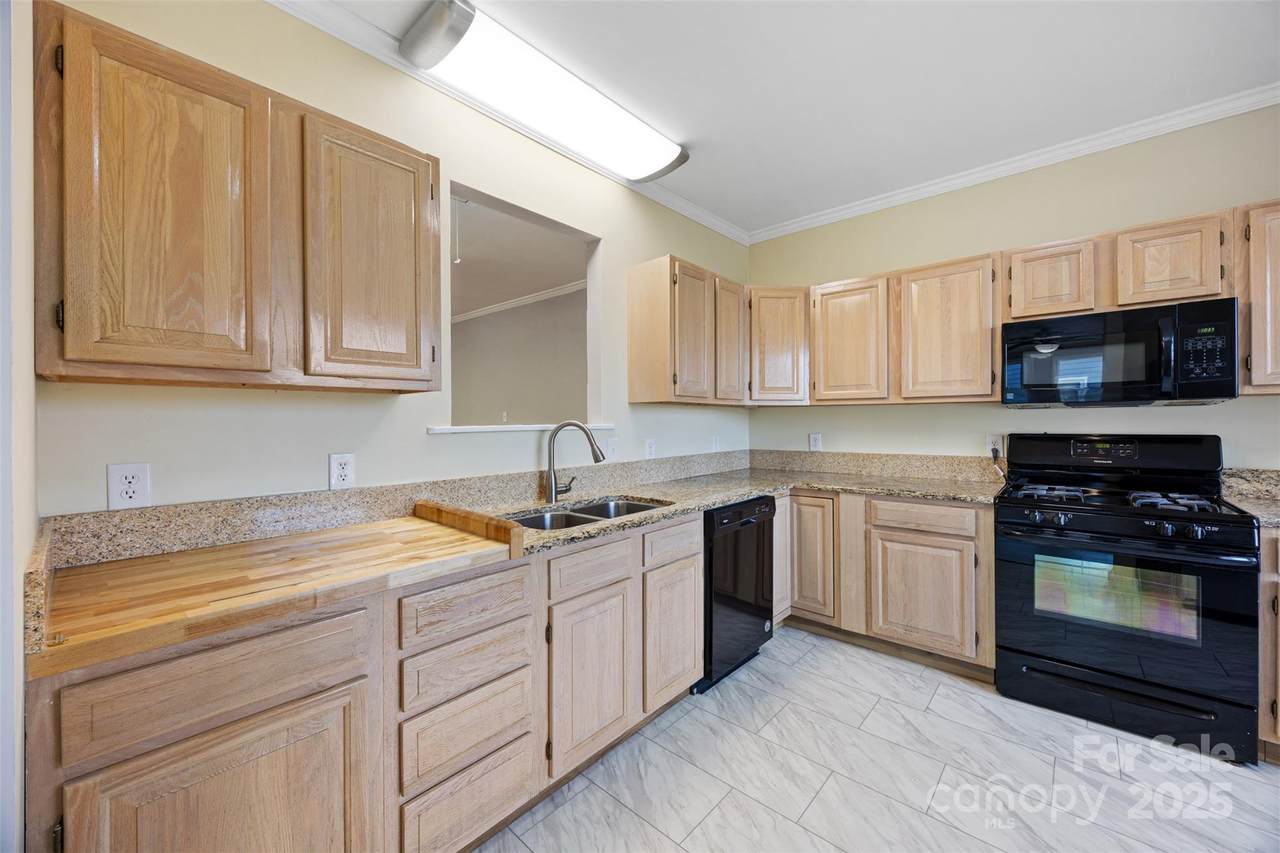 416 Locust Street - Photo 1