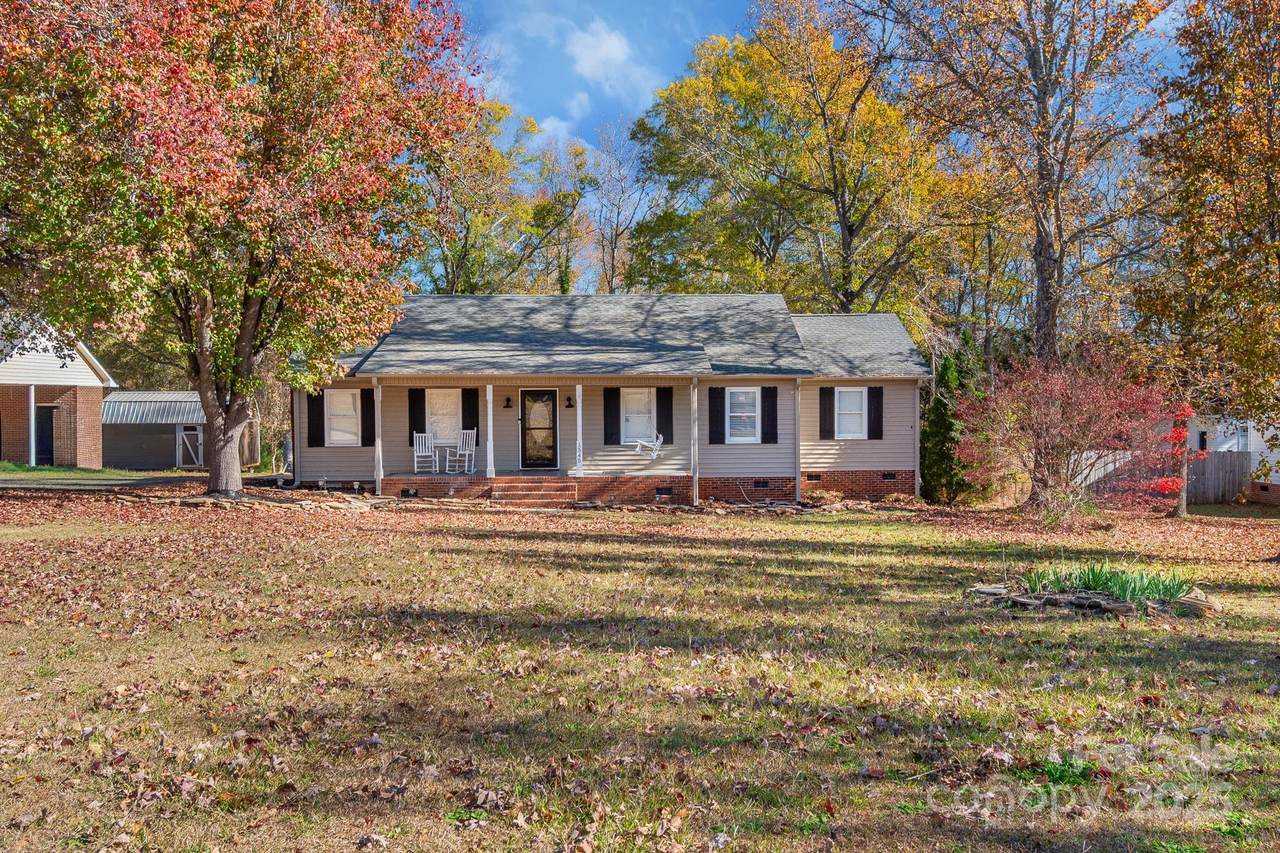 1545 Danlee Drive - Photo 1