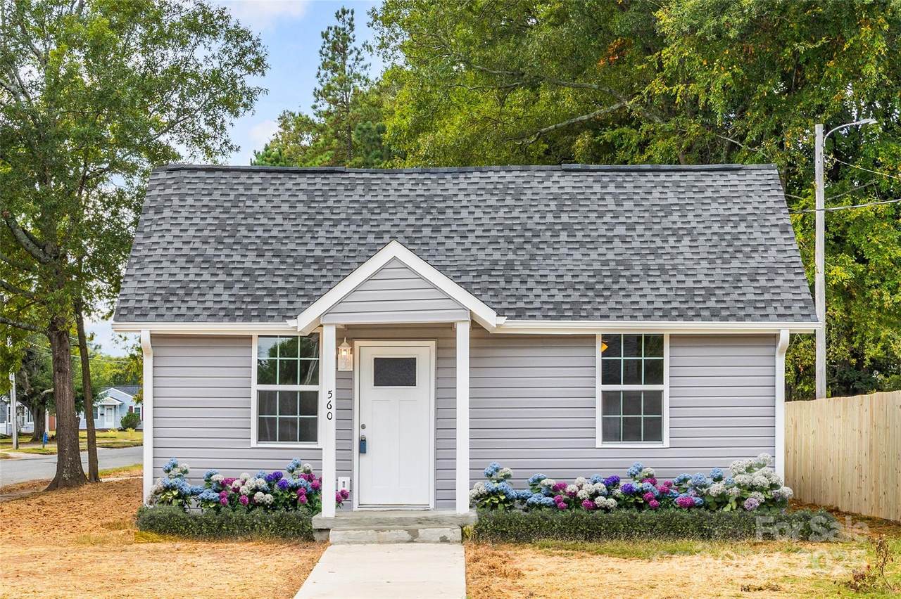 560 Walnut Street - Photo 1