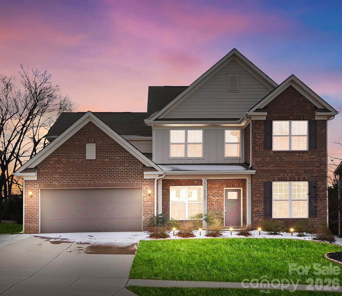 1123 Regions Boulevard - Photo 1