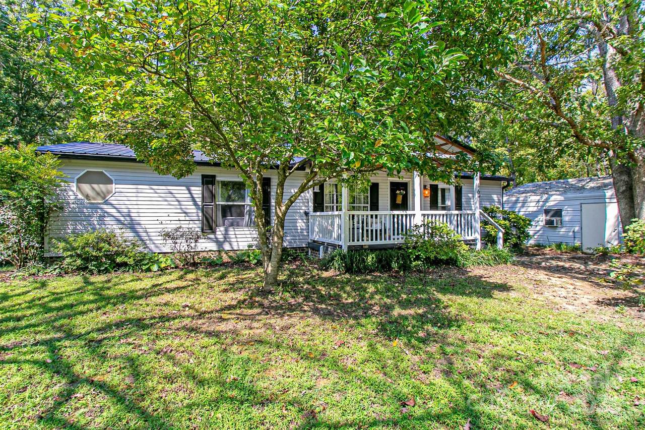 16 Redmond Drive - Photo 1