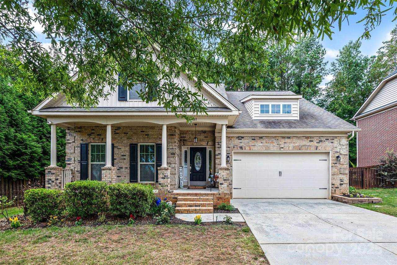 121 Misty Woods Drive - Photo 1