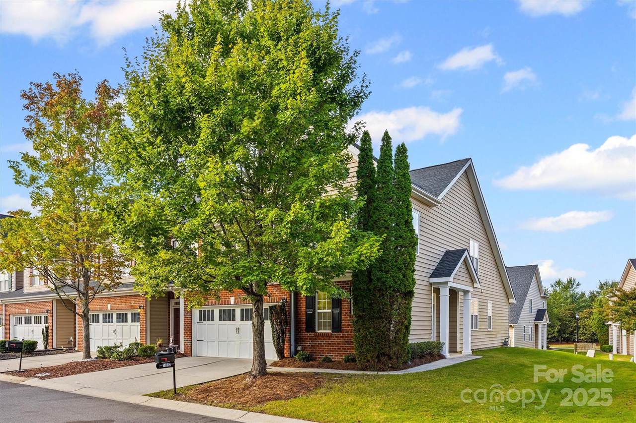 11022 Lucky Horseshoe Lane - Photo 1