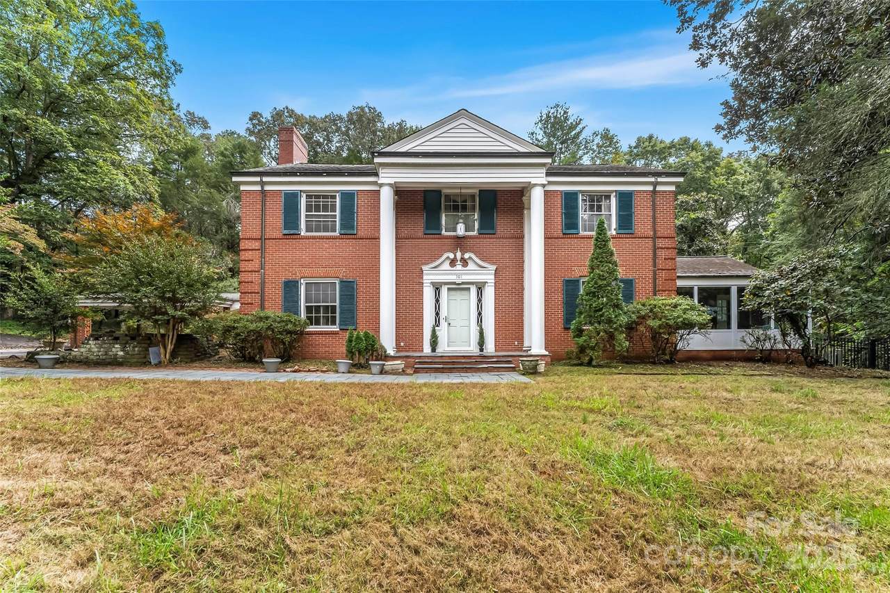 301 Louise Avenue - Photo 1