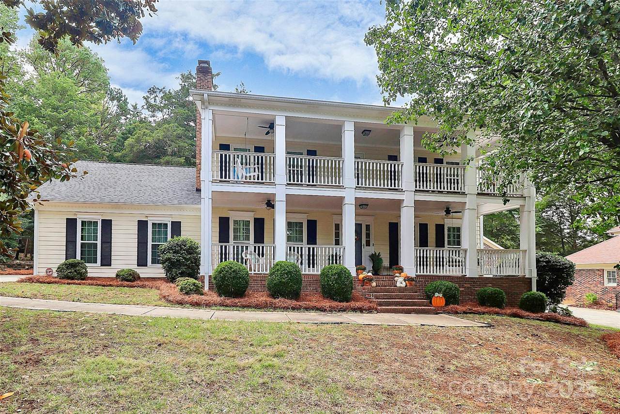 10208 Thomas Payne Circle - Photo 1