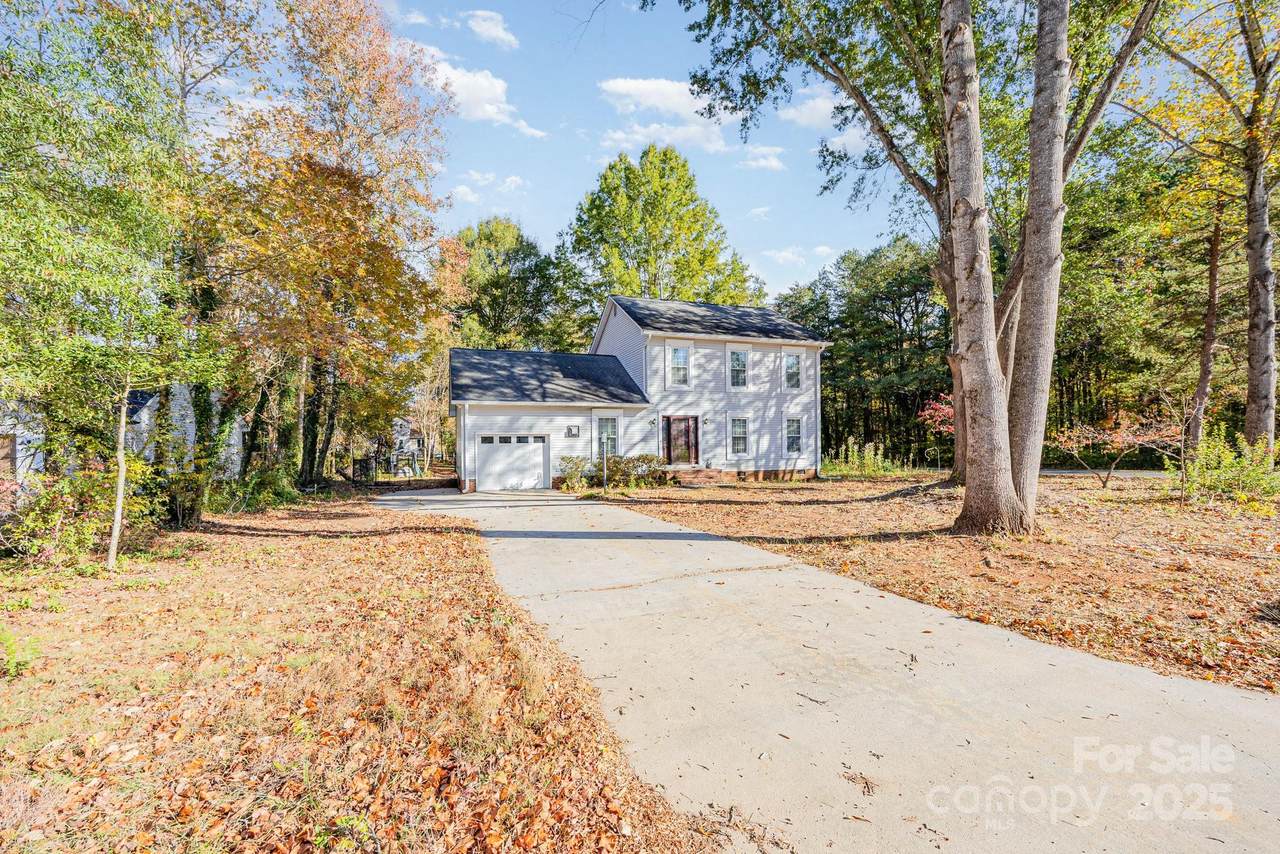 702 Campbell Avenue - Photo 1