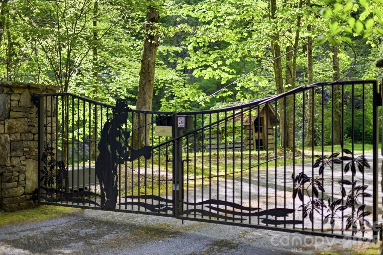 https://bt-photos.global.ssl.fastly.net/cmls/1280_boomver_2_4308801-1.jpg