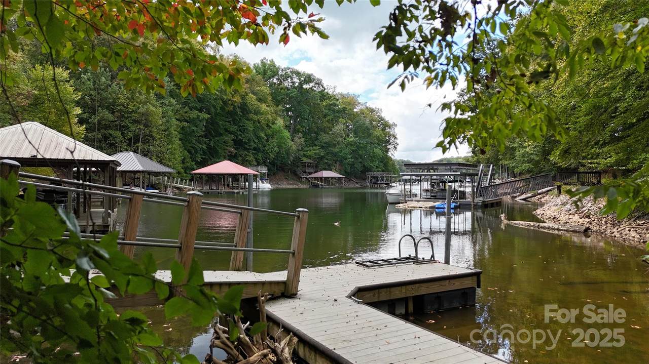 204 Harbor Watch Drive - Photo 1