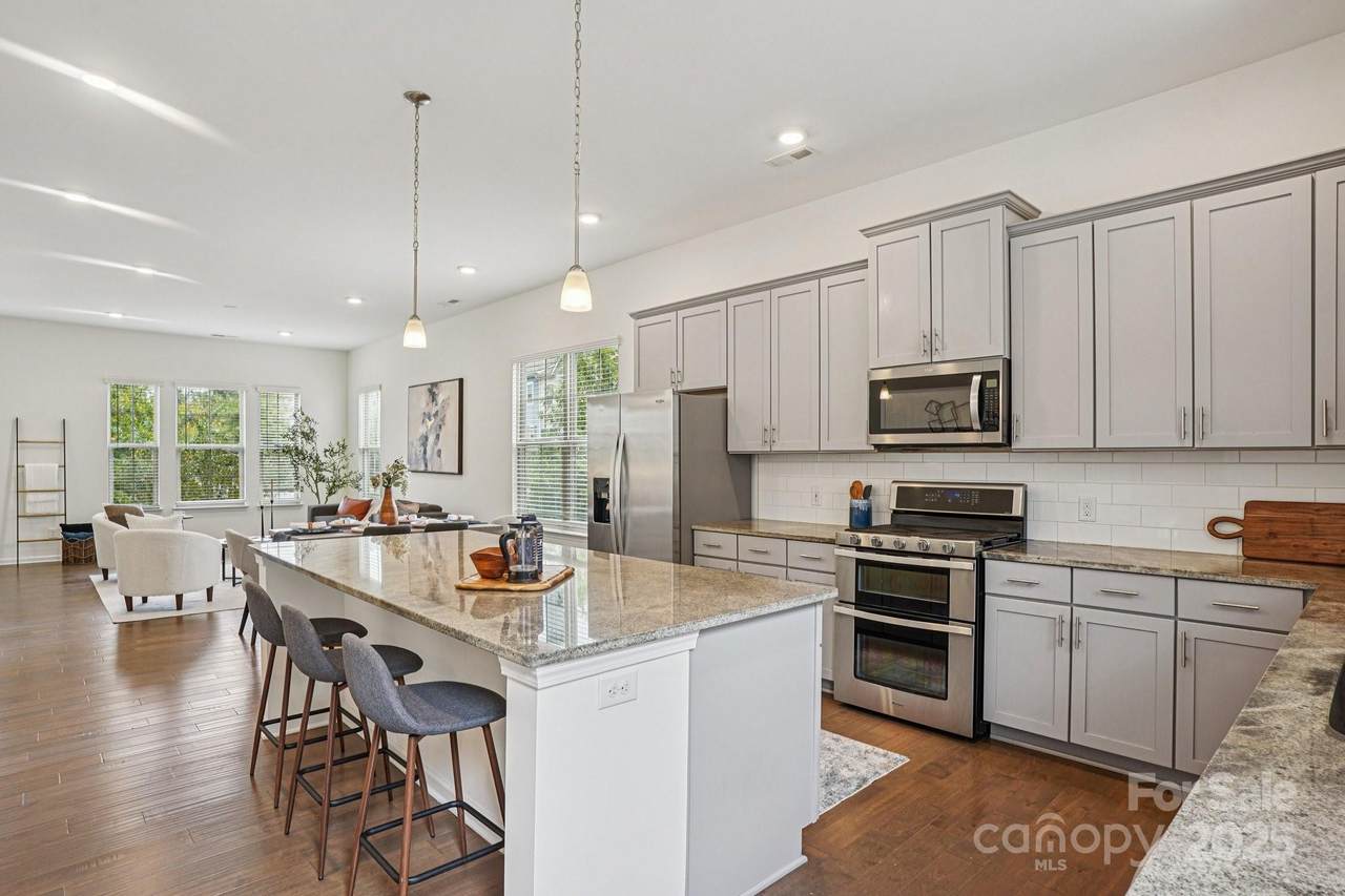 1150 Doveridge Street - Photo 1