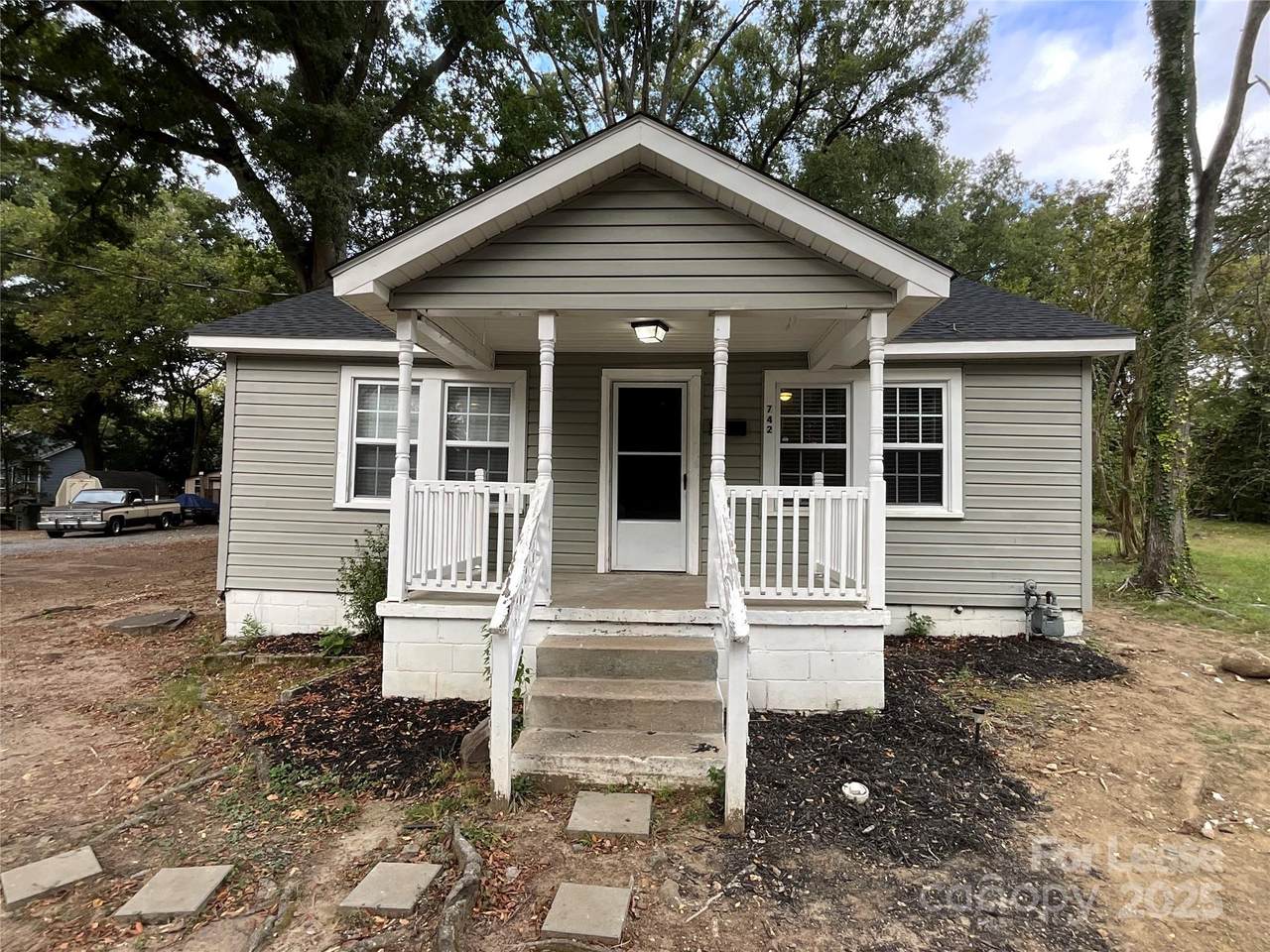 742 Green Street - Photo 1