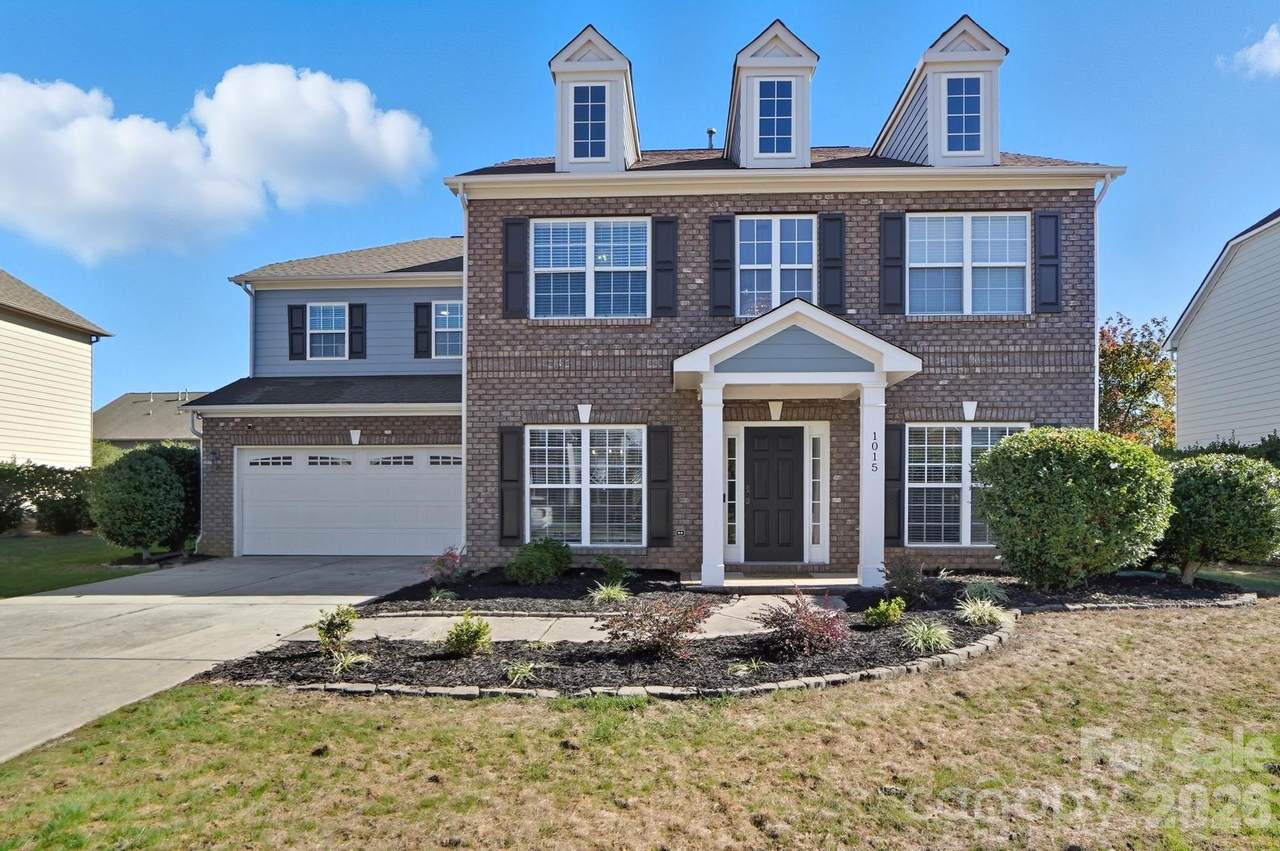 1015 Loudoun Road - Photo 1