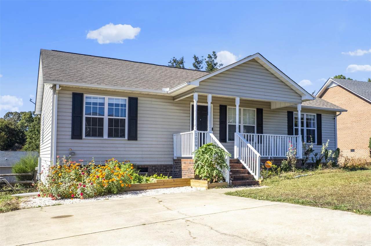 1009 Braxton Drive - Photo 1