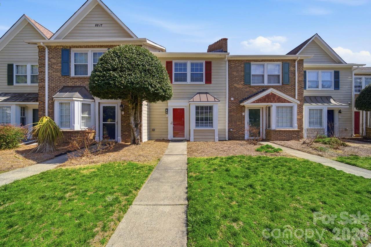 8217 Pineville Matthews Road - Photo 1