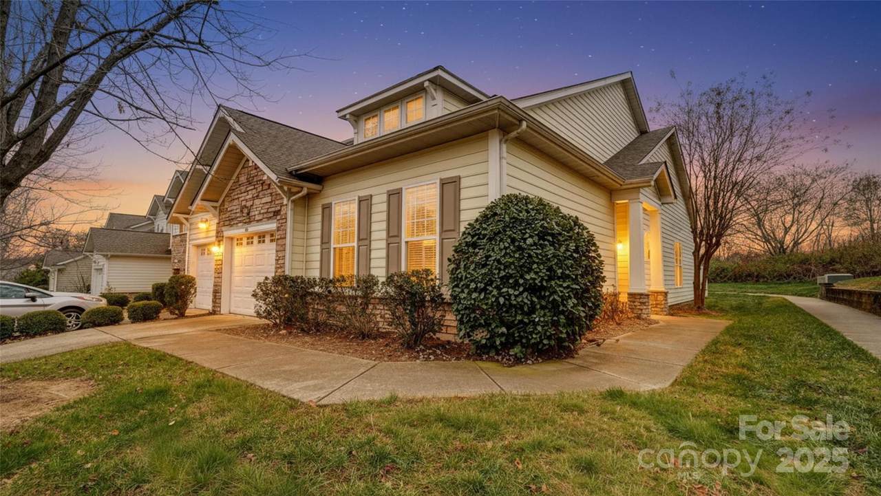 300 Park View Drive - Photo 1