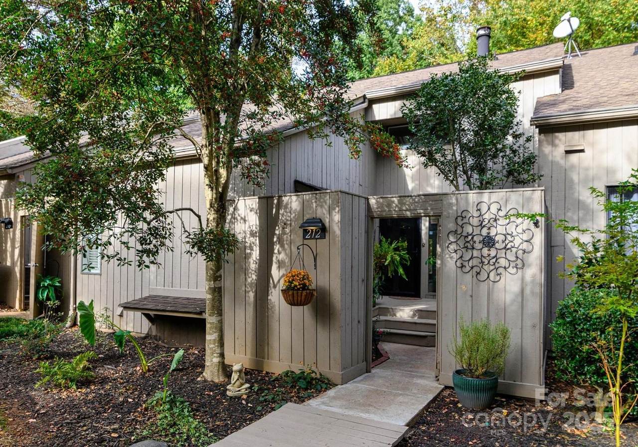 212 Riverview Terrace - Photo 1