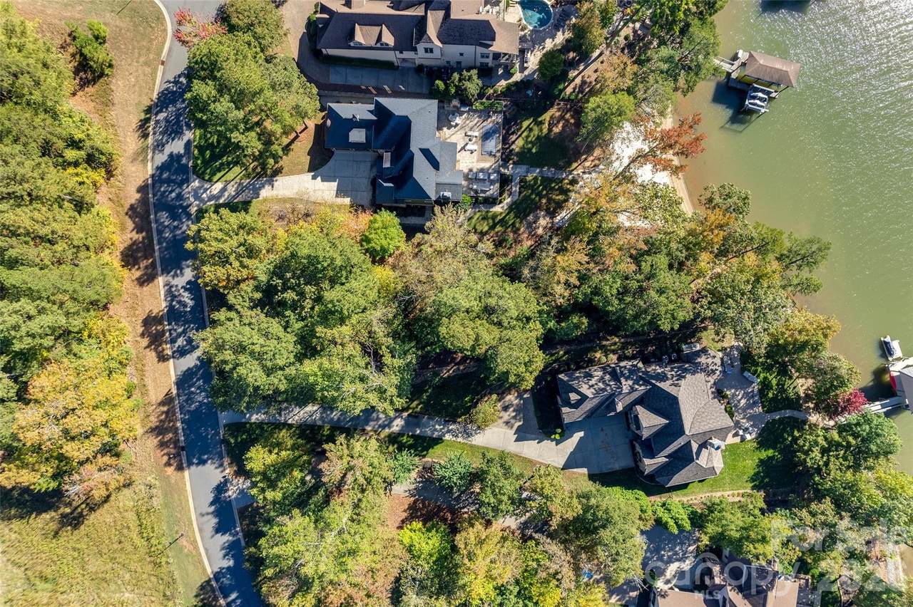 3305 Lake Pointe Drive - Photo 1